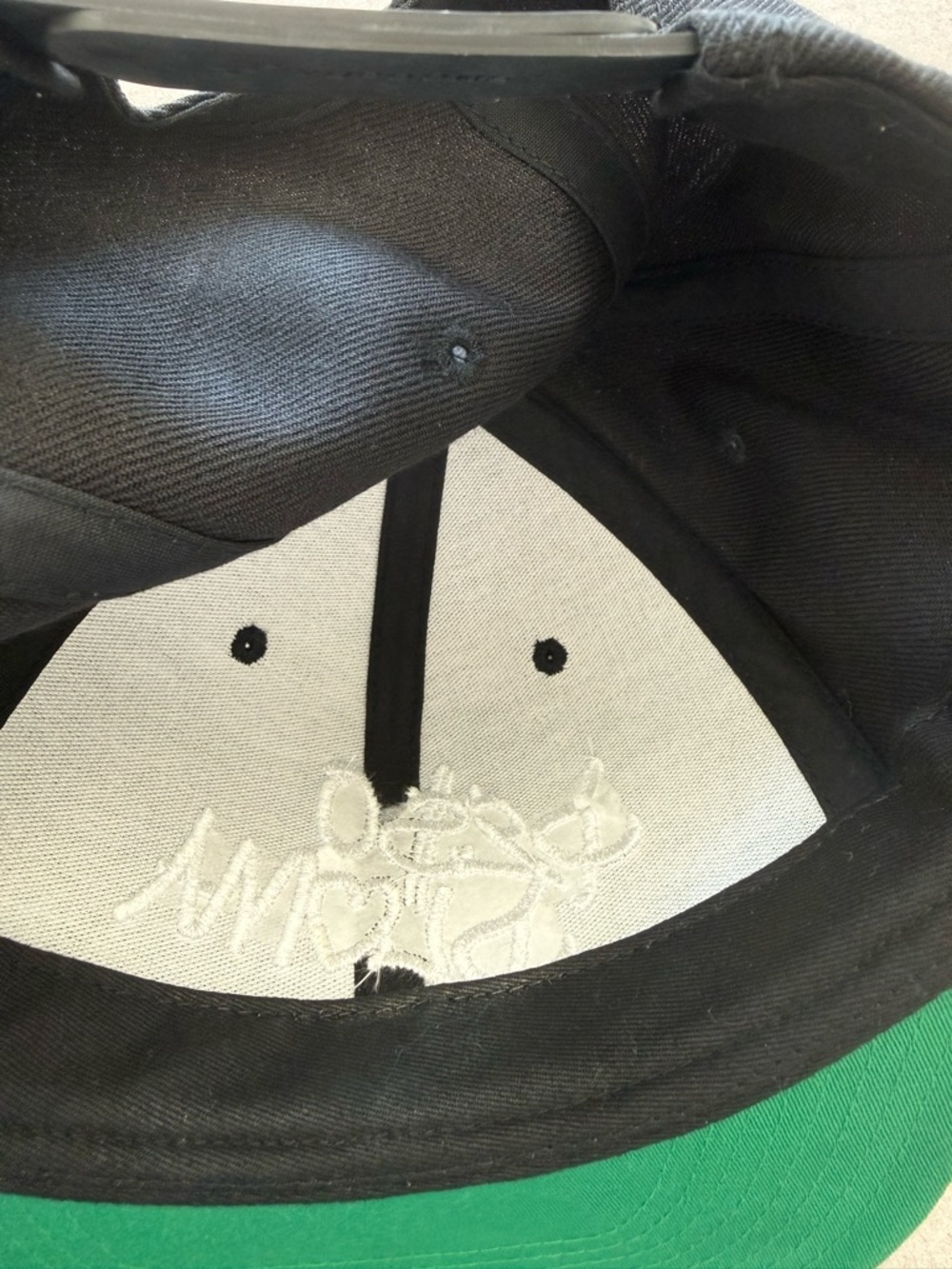 The Classics Yupoong — Peso Pluma Concert Black Snapback Hat — Size OS - Picture 7 of 9